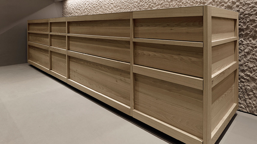 Minotti Collezioni «Hanami Olmo e Porfido Bianco»